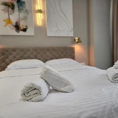 Valentino Noir Appartement Tirana