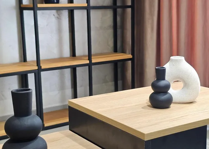 Valentino Noir * 地拉那