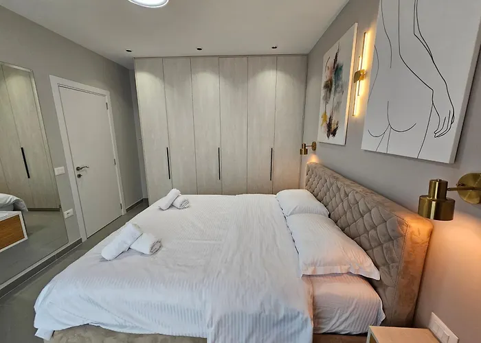 Апартаменты Valentino Noir Тирана